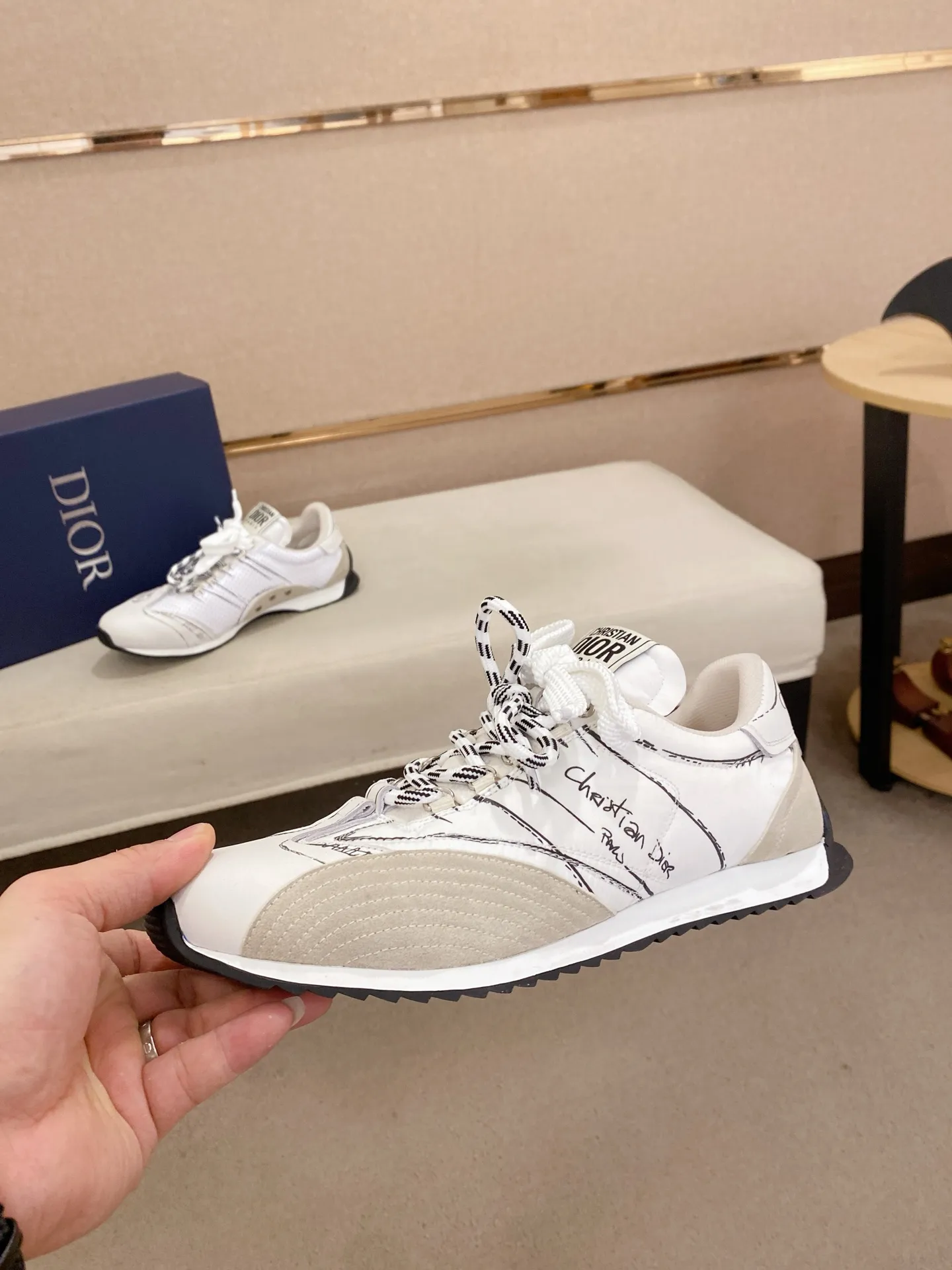 Men's shoes💰: 500💰Couple style💏 [Dior·Dior] New casual sports style men's shoes, new spring and summer design, perfect workmanship, lace-up lazy style to create wardrobe quality, upper: imported first-layer cowhide, mesh breathable lining soft and comfortable, ultra-light TPU wear-resistant outsole, simple, versatile fashion men's shoes, excellent color code number 35--44. (45,46 customized items are not returnable or exchangeable)